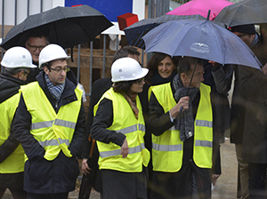 Les élus sur le chantier.