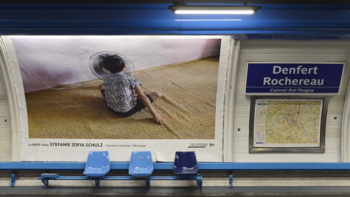 A la station Denfert Rochereau, des photos étaient exposées fin mars.