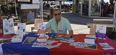 Dominique Germond sur le stand des Nautes de Paris