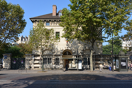 Le bâtiment ouest abritera le musée qui va quitter en 2019, la dalle au-dessus de la gare Montparnasse. (Photo : D. Germond)