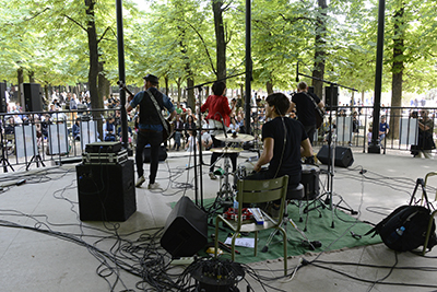 Le kiosque à musique hier comme aujourd'hui attire les musiciens.