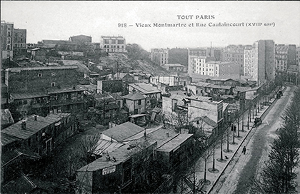 Le maquis s'étendait entre la rue Lepic et la rue Caulaincourt. En1909, percement de l'avenue Junot. Des baraques subsisteront jusqu'en 1940.